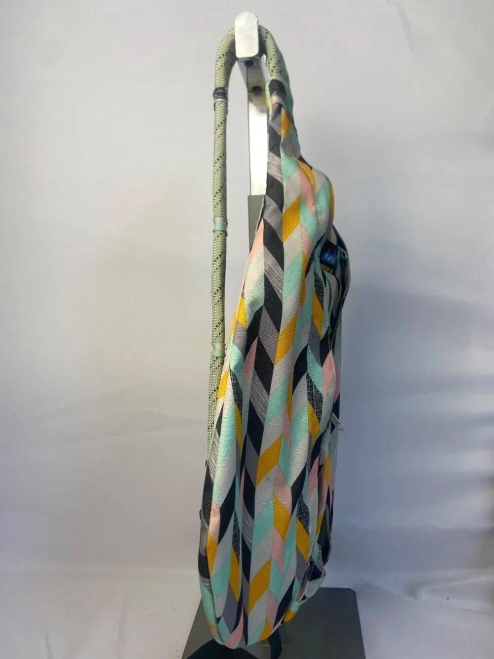 KAVU Rope Strap Sling Bag Crossbody Backpack Outdoors Geometric Chevron Print